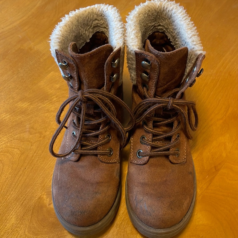 Brown boots, size 7 1/2 with fur on top